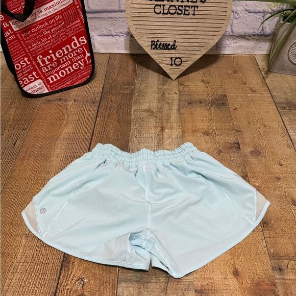 Lululemon Hotty Hot Short II (Long 4")
Ice Milk - Picture 4 of 14